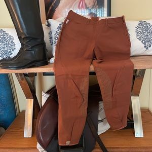 EQUESTRIAN- Tailored Sportsman Rust 28 SCHOOLING Quality